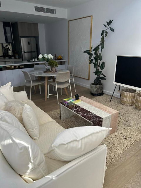 New & Modern Loft 1bd W/Pool&Gym - Accommodation Tasmania 0