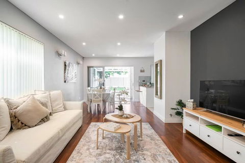 NEW Furnish, 3 Min SYD Airport, 1 Min Walk Beach - Accommodation Tasmania 3