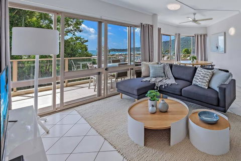 NEW! Gorgeous 2BR Apartment With Stunning Ocean Views! - Accommodation Tasmania 0