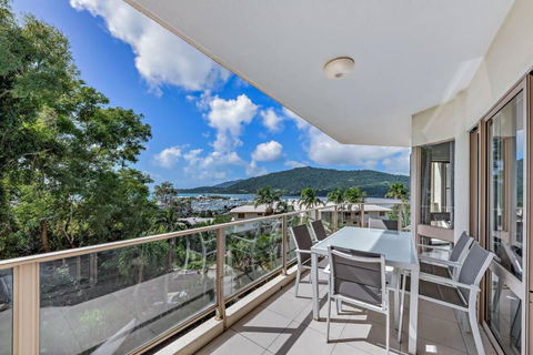 NEW! Gorgeous 2BR Apartment With Stunning Ocean Views! - Accommodation Tasmania 2
