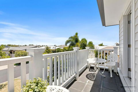 NEW HAVEN - Garden View Balcony - Accommodation Tasmania 0