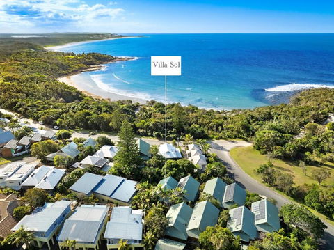 NEW Luxury Angourie Villa! Dream Location, WiFi ++ - Accommodation Tasmania 1