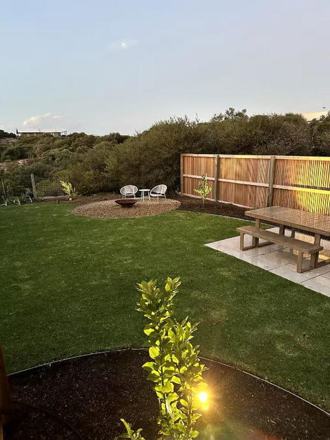 NEW Magpie Sands - 3 Bedroom Home - Downstairs Only, 1 Min Walk To Aldinga Beach - Accommodation Tasmania 0