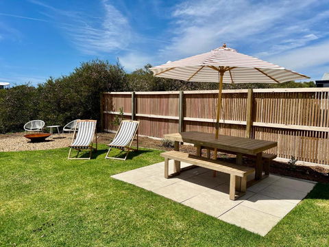NEW Magpie Sands - 3 Bedroom Home - Downstairs Only, 1 Min Walk To Aldinga Beach - Accommodation Tasmania 3