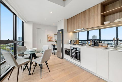 NEW Spectacular Views Southbank - Accommodation Tasmania 1