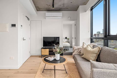 NEW Spectacular Views Southbank - Accommodation Tasmania 2