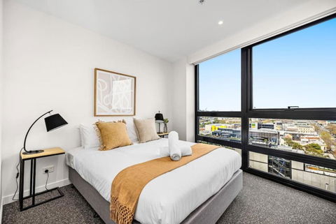 NEW Spectacular Views Southbank - Accommodation Tasmania 3