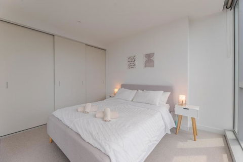 NEW Top Floor L70 CBD Luxury Apt - Accommodation Tasmania 2