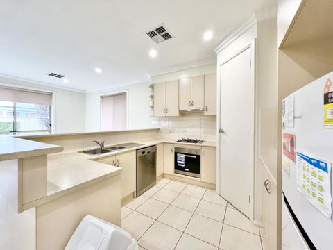 No Stairs, Big House, Garage Richmond Residence 1 - Accommodation Tasmania 3