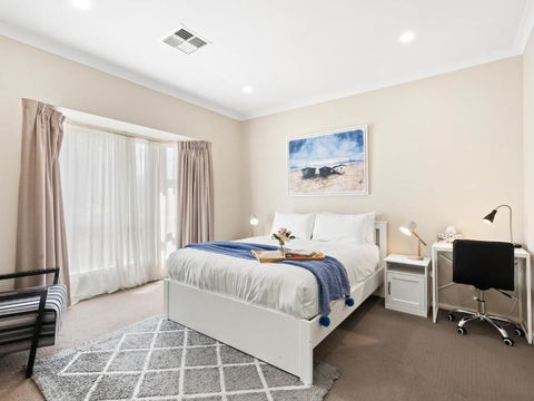 No Stairs, Big House, Garage Richmond Residence 1 - Accommodation Tasmania 1