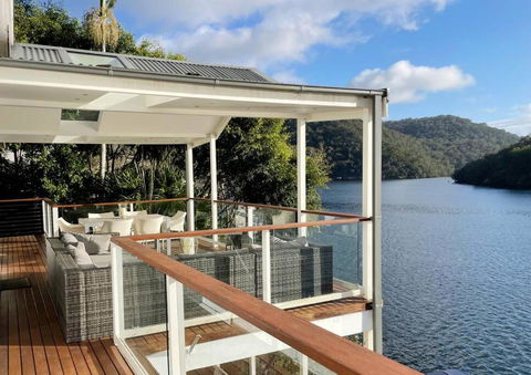 NINE At Berowra Waters, Luxury Waterfront With Hot Tub - Accommodation Tasmania 0