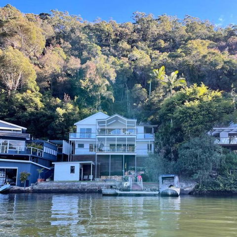 NINE At Berowra Waters, Luxury Waterfront With Hot Tub - Accommodation Tasmania 2