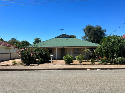 North Parade Accommodation - Accommodation Tasmania 0