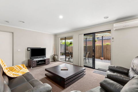 Oasis Springs - Accommodation Tasmania 3