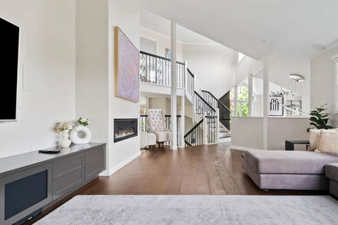 Oatley Escape With Pool Relax In Style & Elegance - Accommodation Tasmania 1