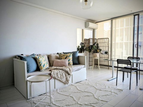 Ocean View Apartment Close To CBD With Indoor Pool. - Accommodation Tasmania 3