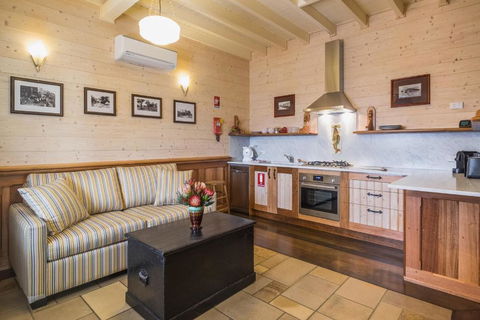 Old Bank Boutique Hotel - Accommodation Tasmania 2