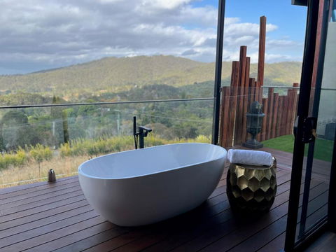 On Eagle Wings Mountain Retreat & Spa - Accommodation Tasmania 0