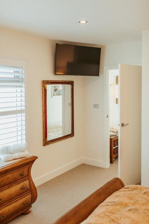 ONE Luxury Apartment - Accommodation Tasmania 3