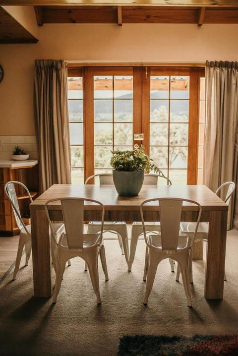 Otago Cottage - Accommodation Tasmania 2