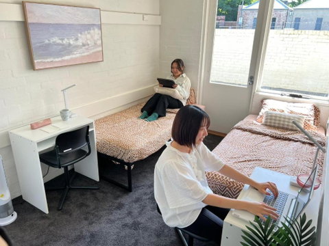 Ozi Village Cardigan - Accommodation Tasmania 0