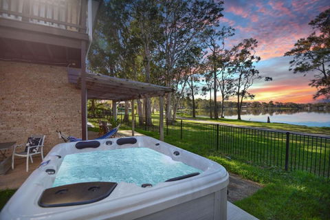 Parkway Lakehouse - Accommodation Tasmania 1