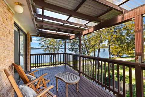 Parkway Lakehouse - Accommodation Tasmania 2