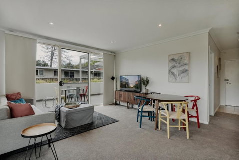 Peaceful 1-Bed Apartment Close To Lonsdale St - Accommodation Tasmania 0