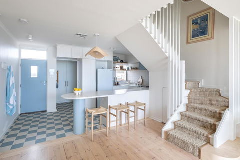 Pearl, Designer Beachfront Retreat, Semaphore Park - Accommodation Tasmania 1