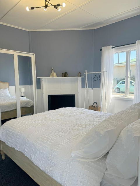 Penguin Paradise Beach House - Accommodation Tasmania 2