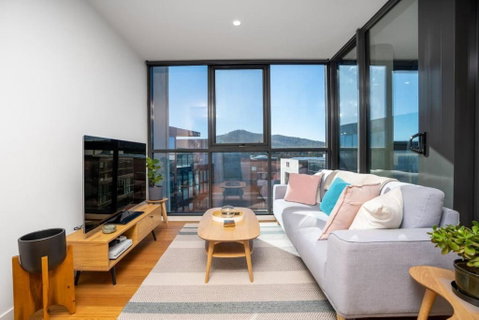 Perfectly Located 1BR BA Apartment - Accommodation Tasmania 0