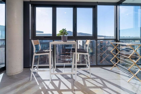 Perfectly Located 1BR BA Apartment - Accommodation Tasmania 1