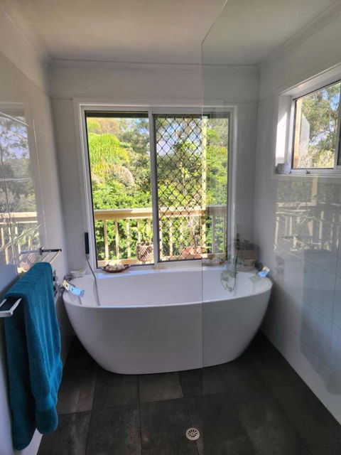 Poinciana Room - Accommodation Tasmania 2