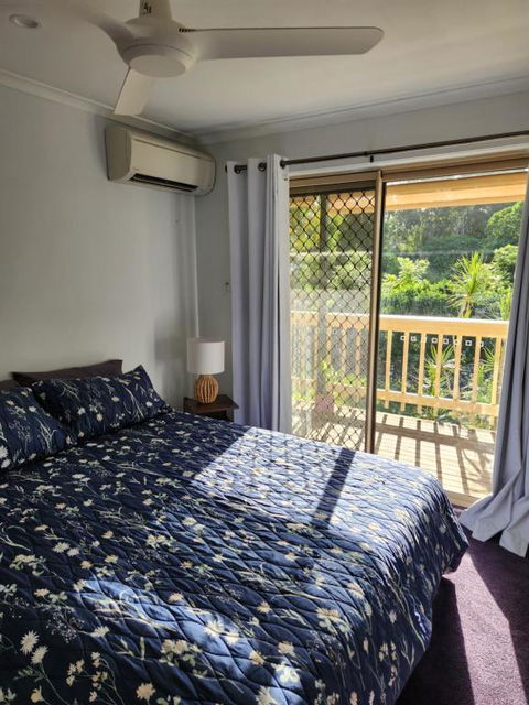 Poinciana Room - Accommodation Tasmania 0