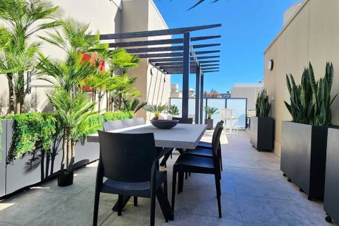Penthouse With Private Terrace, Parking + 2 Pools - Accommodation Tasmania 1