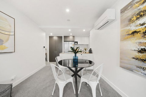 Phillip 2-Bed: Chic Interiors Amazing Amenities - Accommodation Tasmania 1