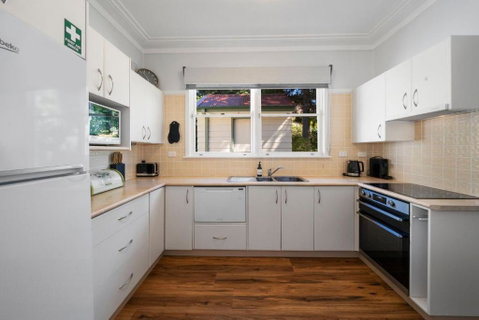 Pine Lodge - Accommodation Tasmania 2