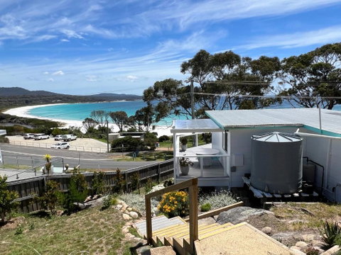 PIPI SHACK - Iconic Waterfront Shack Binalong Bay - Accommodation Tasmania 1