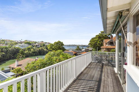 Poolside Stay - Close To Taronga Zoo & Luna Park - Accommodation Tasmania 0