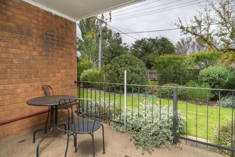 Quiet 2BR Apartment With Garden Views In Griffith - Accommodation Tasmania 1