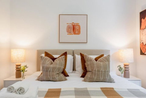 Prahran Timeless & Modern Haven, With Parking - Accommodation Tasmania 3