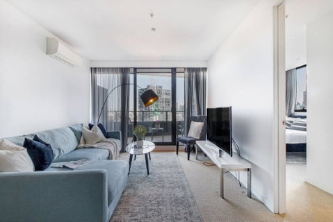 Premium Albert Park Grand Prix Apartment By Ready Set Host - Accommodation Tasmania 0