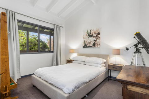 Pristine Mountain Retreat With Expansive Views - Accommodation Tasmania 2