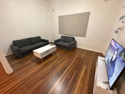 Private 1 Bedroom Apartment With Fenced Yard - Accommodation Tasmania 3