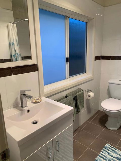 Private Room With Ensuite - Accommodation Tasmania 3
