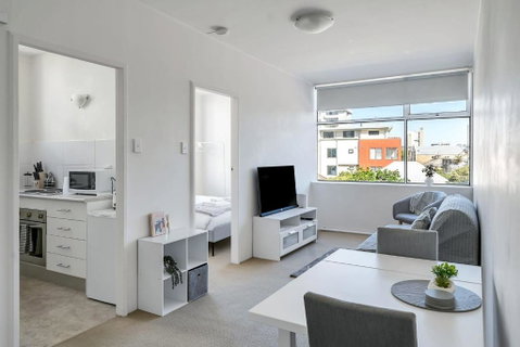 Quaint 1BD On The Doorstep Of Manly Beach - Accommodation Tasmania 2
