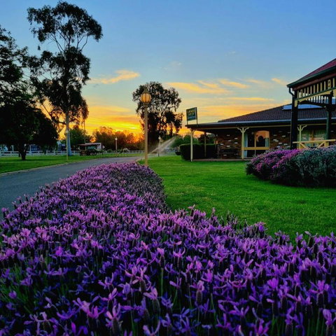 Quality Inn Carriage House - Accommodation Tasmania 1