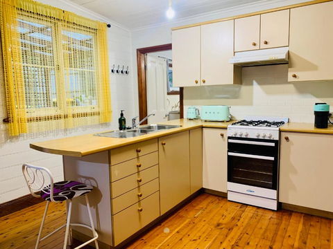 Quarryman Cottage @ 102 - Accommodation Tasmania 3