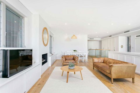 Queenscliff Penthouse - Beachfront - Accommodation Tasmania 2