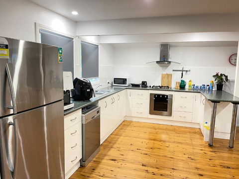 Quiet, Cozy And Calm 3 Bedroom House. - Accommodation Tasmania 2